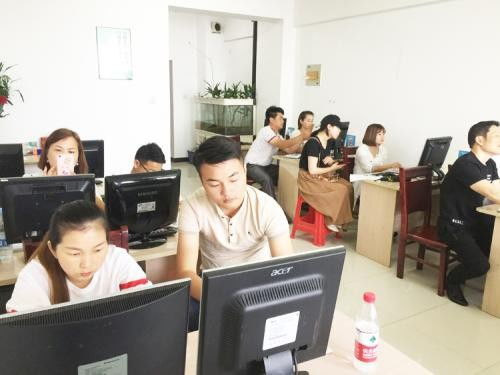 深圳電商培訓(xùn) 創(chuàng)變電商運(yùn)營新技能，開啟職業(yè)新篇章